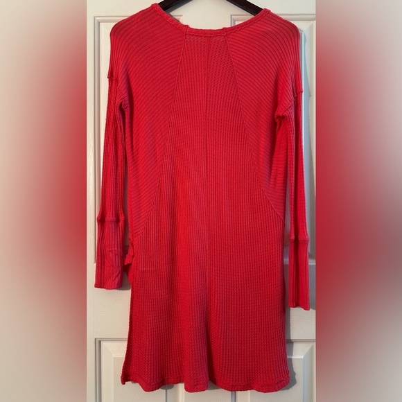 FREE PEOPLE SM Pink Ventura Drippy Thermal Waffle Weave Hi-Lo Scoop Neck Tunic - Picture 6 of 10